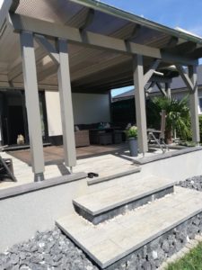 Terassenüberdachung aus Holzständerwerk