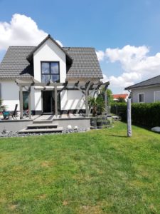 Terassenüberdachung aus Holzständerwerk