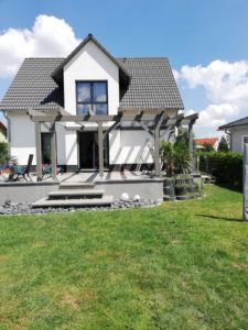 Terassenüberdachung aus Holzständerwerk
